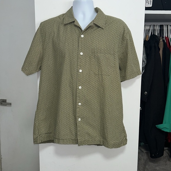 GAP Other - GAP Geometric Green and Cream Shirt